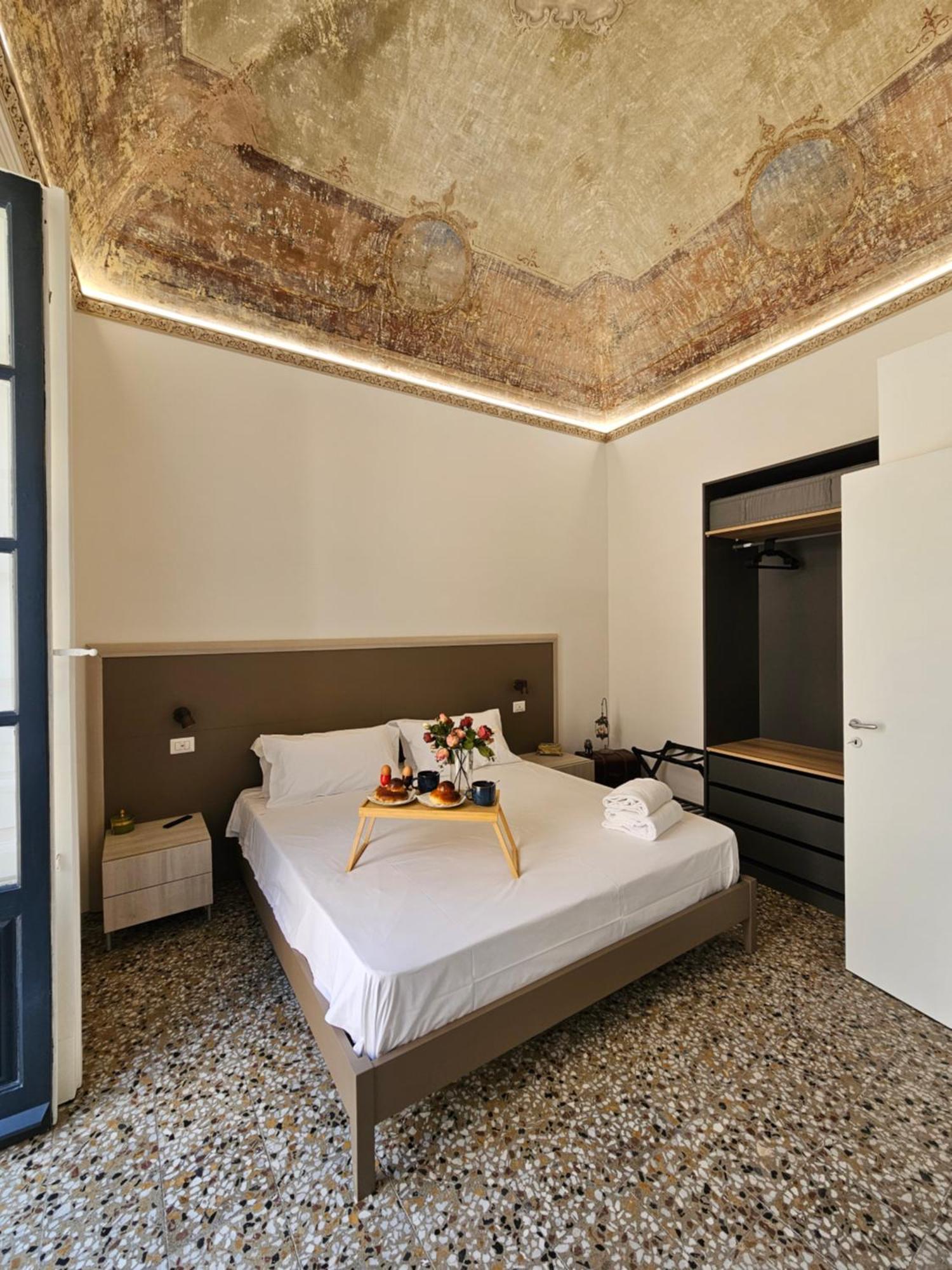 Grey House Apartments Catania Exterior photo